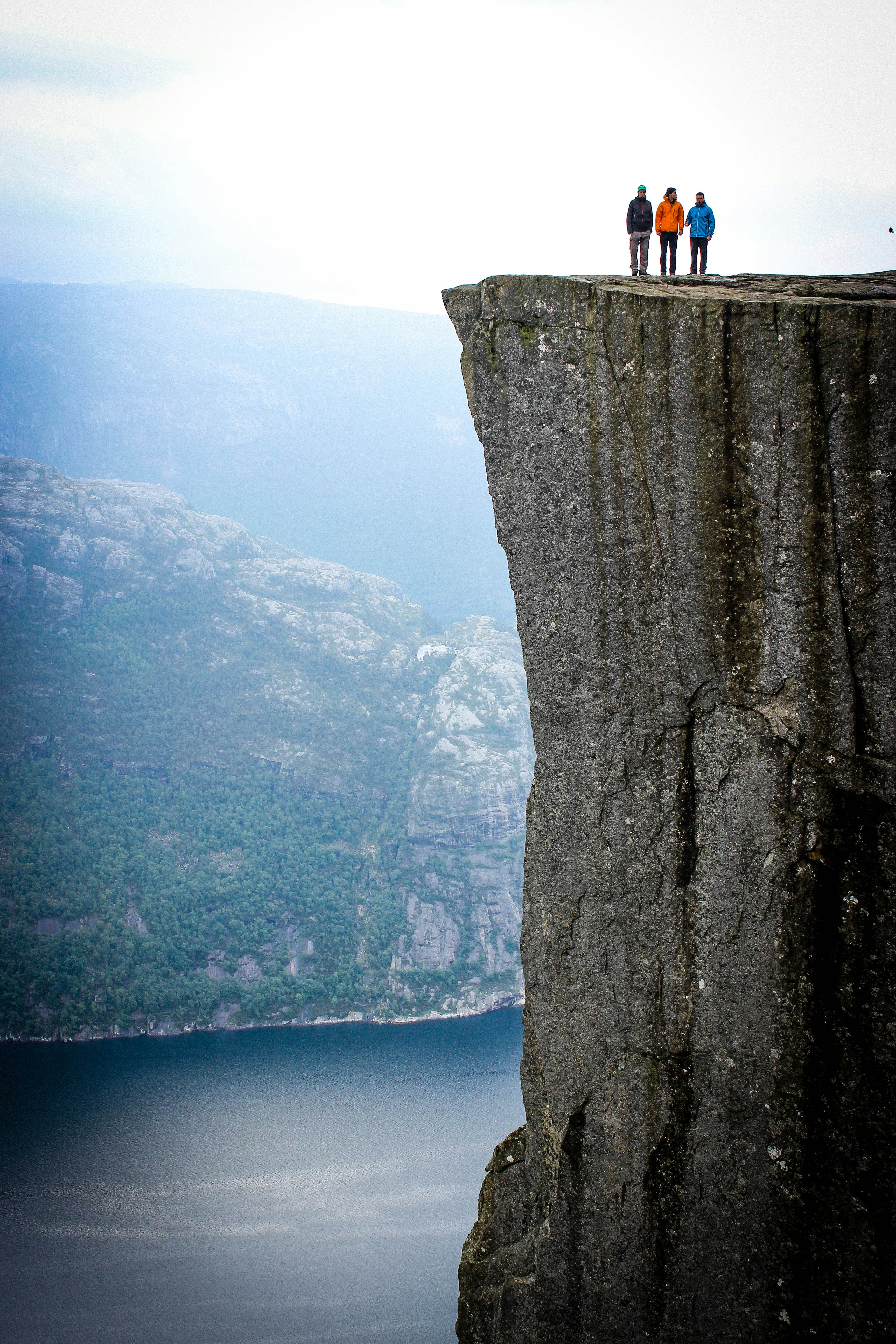 Pessoas no Preikestolen - Pulpit Rock